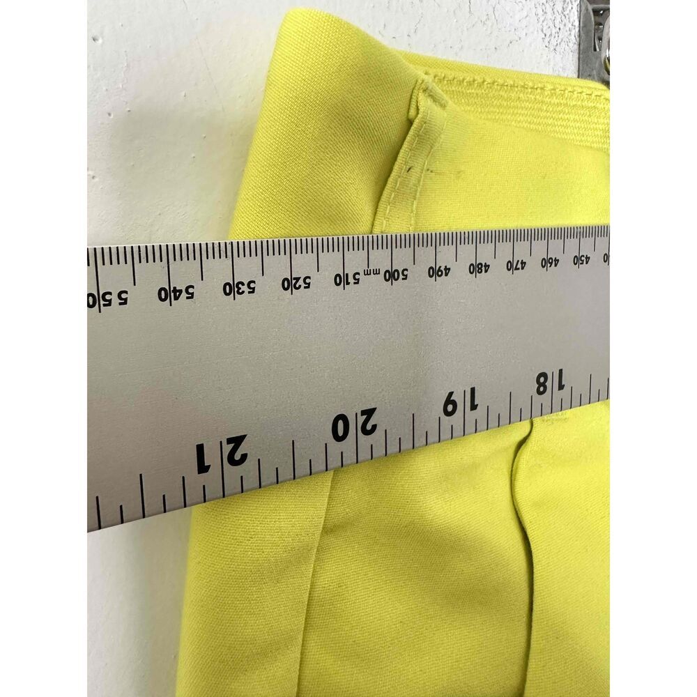 Lane Bryant Womens Shorts Size 22 Yellow Pleated Front High Waist Belt Loops - Picture 3 of 8